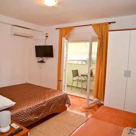Πανσιόν El Mirador With Balcony 3*