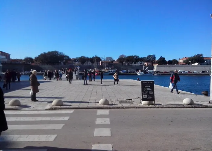 El Mirador With Balcony 게스트하우스 3*