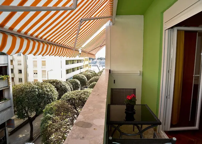 Pensionat El Mirador With Balcony 3*